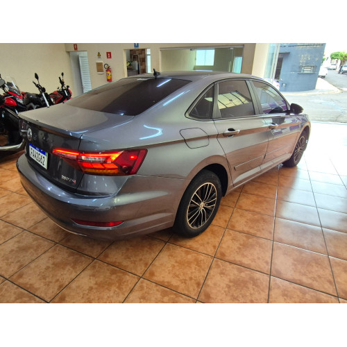 VOLKSWAGEN Jetta 1.4 4P 250 TSI TURBO CONFORTLINE AUTOMÁTICO