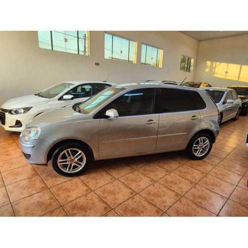 VOLKSWAGEN Polo Hatch 1.6 4P FLEX