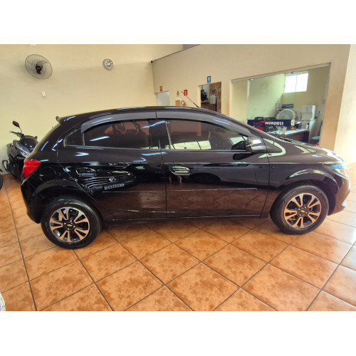 CHEVROLET Onix Hatch 1.4 4P FLEX LTZ