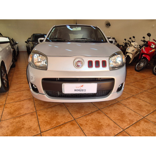 FIAT Uno 1.4 4P FLEX SPORTING