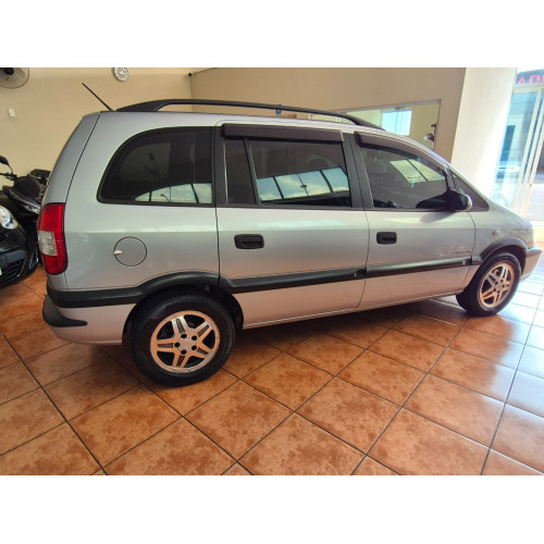 CHEVROLET Zafira 2.0 4P FLEX EXPRESSION 7 LUGARES AUTOMÁTICO