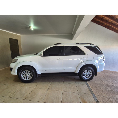 TOYOTA Hilux SW4 2.7 16V 4P SR FLEX AUTOMÁTICO