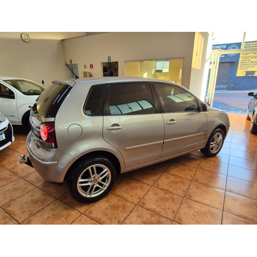VOLKSWAGEN Polo Hatch 1.6 4P FLEX