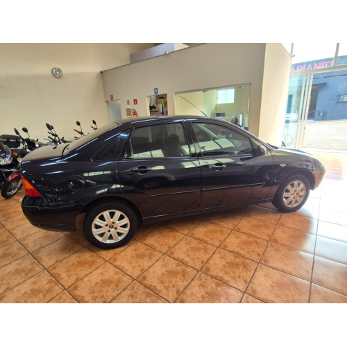 FORD Focus Sedan 1.6 4P GL FLEX