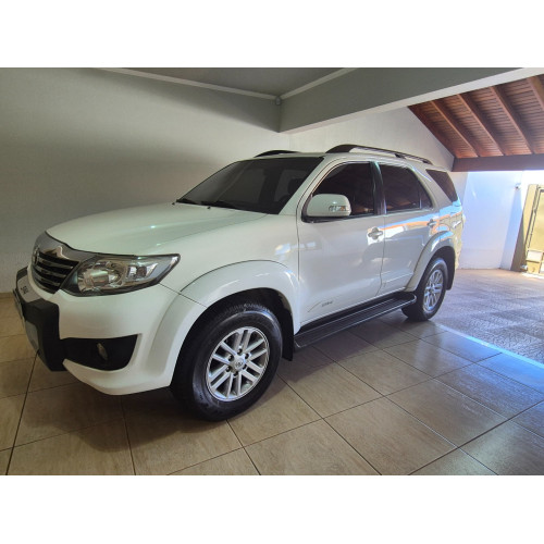 TOYOTA Hilux SW4 2.7 16V 4P SR FLEX AUTOMÁTICO