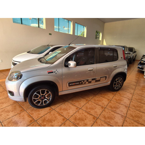 FIAT Uno 1.4 4P FLEX SPORTING