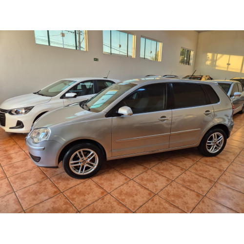 VOLKSWAGEN Polo Hatch 1.6 4P FLEX