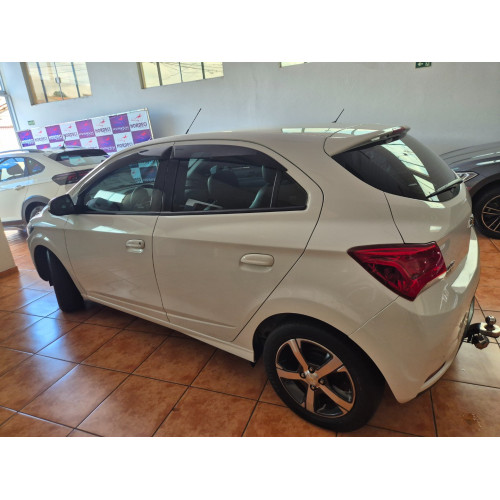 CHEVROLET Onix Hatch 1.4 4P FLEX LTZ AUTOMÁTICO