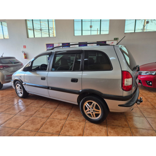 CHEVROLET Zafira 2.0 4P FLEX EXPRESSION 7 LUGARES AUTOMÁTICO