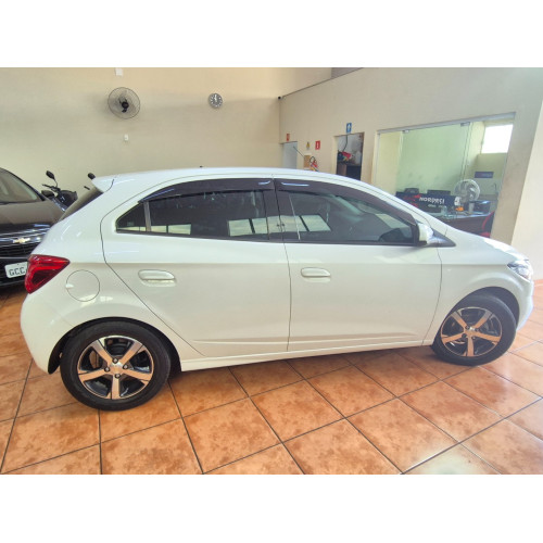 CHEVROLET Onix Hatch 1.4 4P FLEX LTZ AUTOMÁTICO