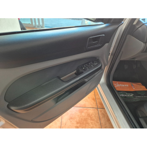 FORD Focus Hatch 1.6 4P GLX FLEX
