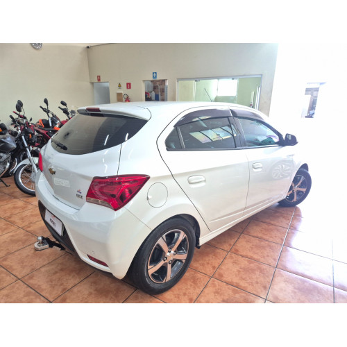 CHEVROLET Onix Hatch 1.4 4P FLEX LTZ AUTOMÁTICO