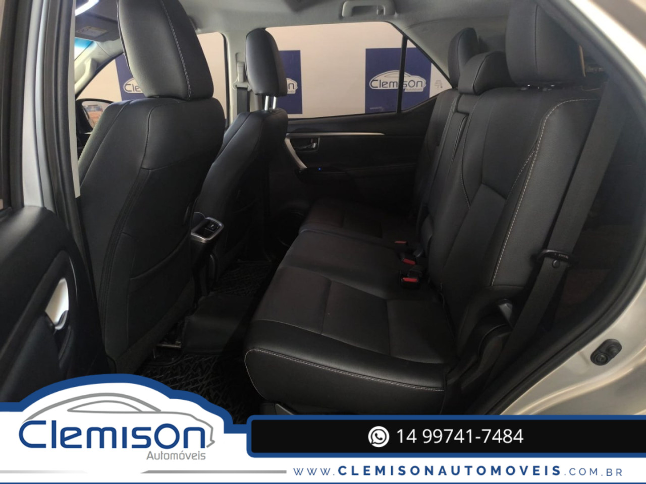 TOYOTA Hilux SW4 2.8 4P SRX 4X4 7 LUGARES TURBO DIESEL AUTOMÁTICO