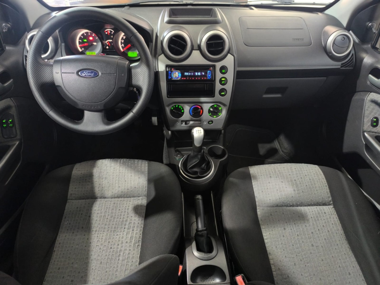 FORD Fiesta Sedan 1.6 16V 4P SE FLEX