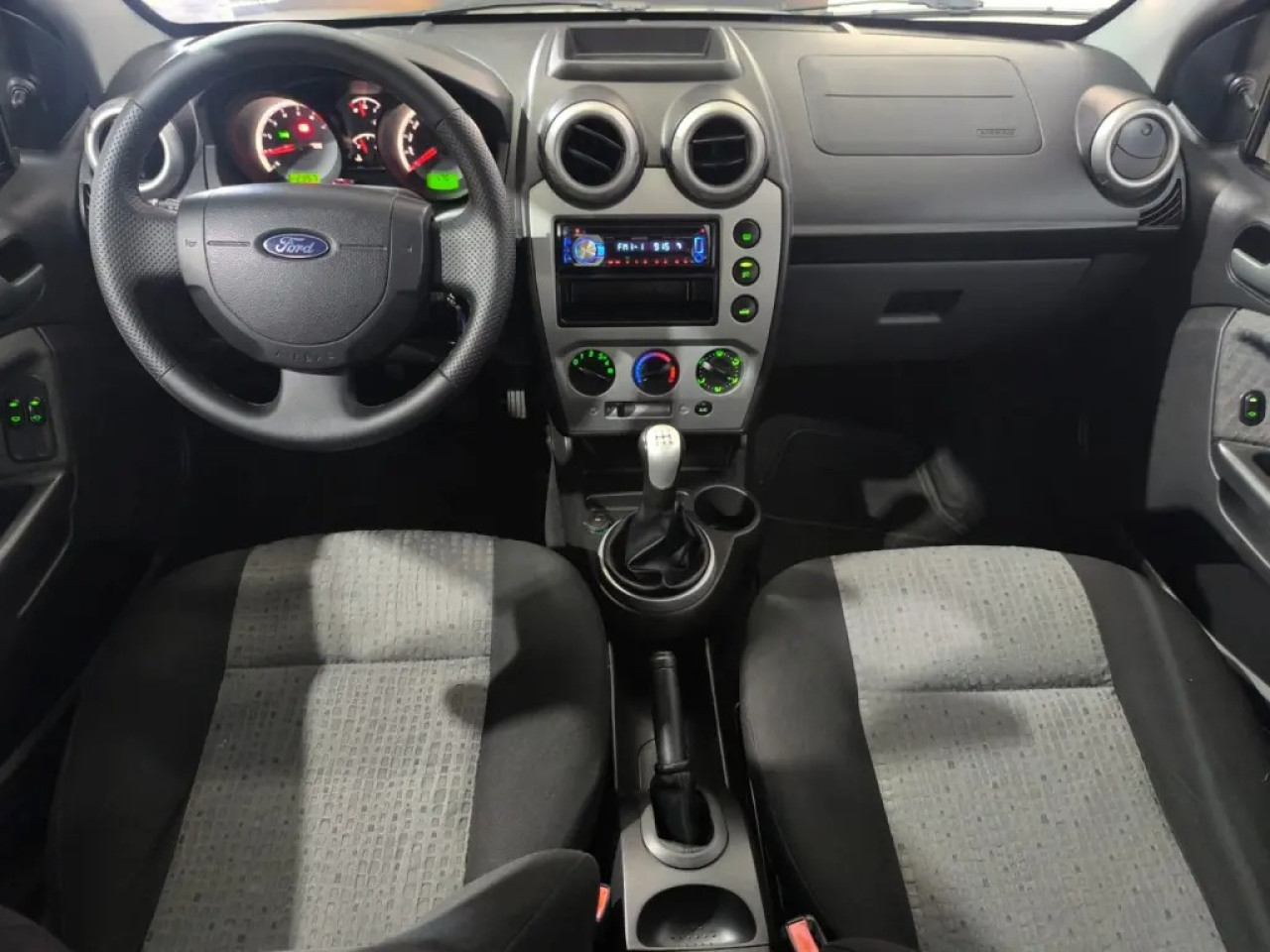 FORD Fiesta Sedan 1.6 16V 4P SE FLEX