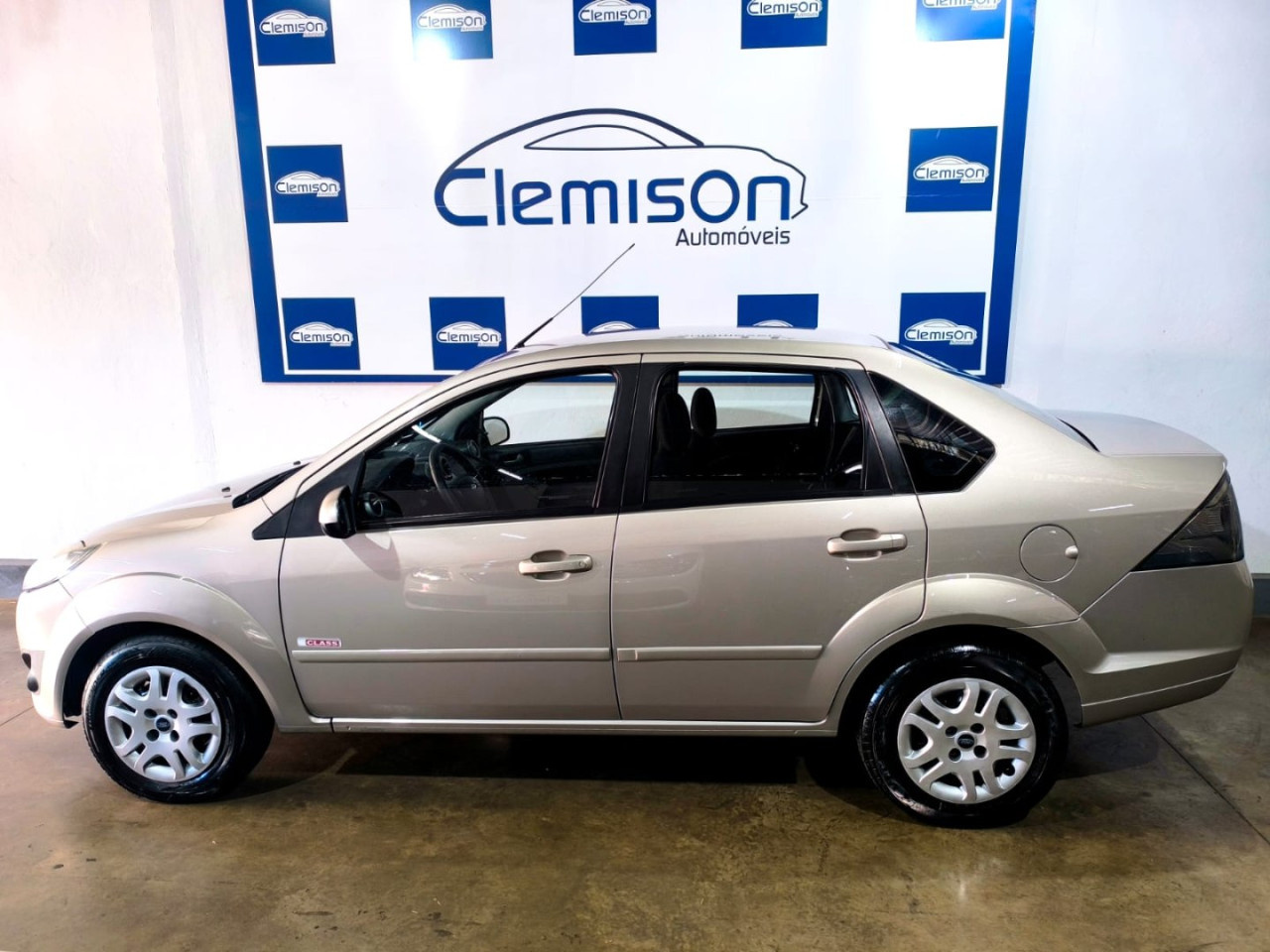 FORD Fiesta Sedan 1.6 16V 4P SE FLEX
