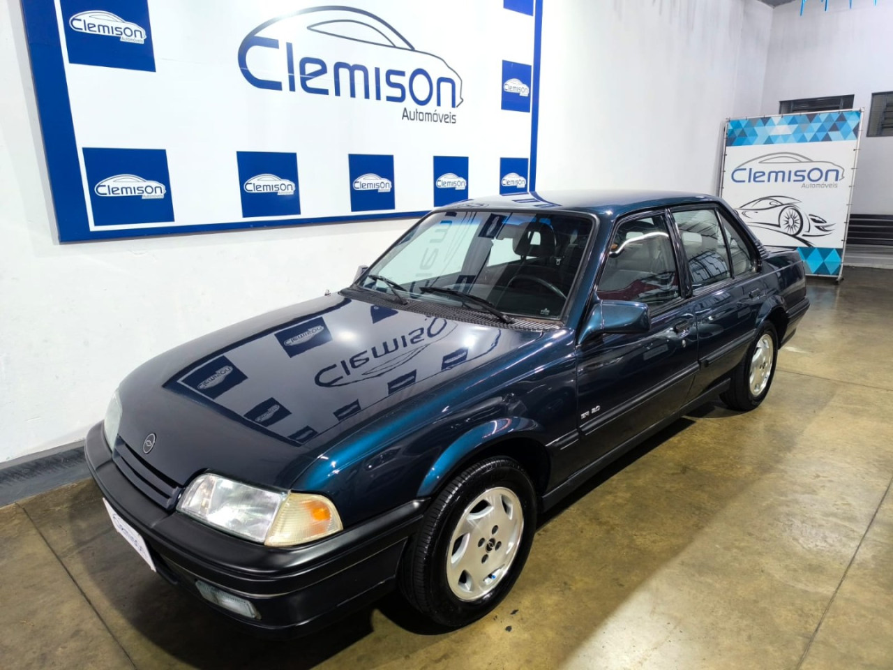 Monza Sedan 2.0 4P EFI GLS