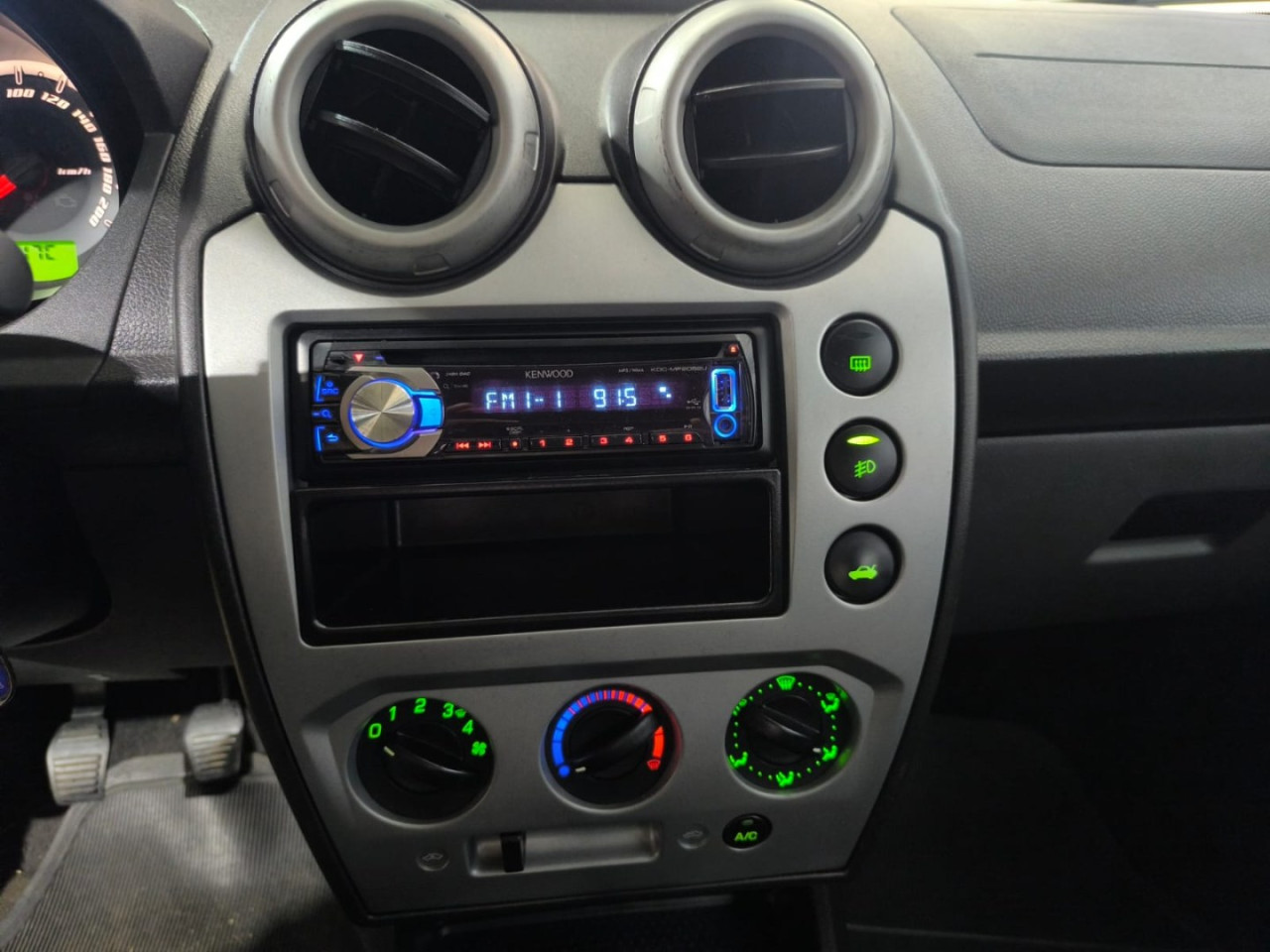 FORD Fiesta Sedan 1.6 16V 4P SE FLEX