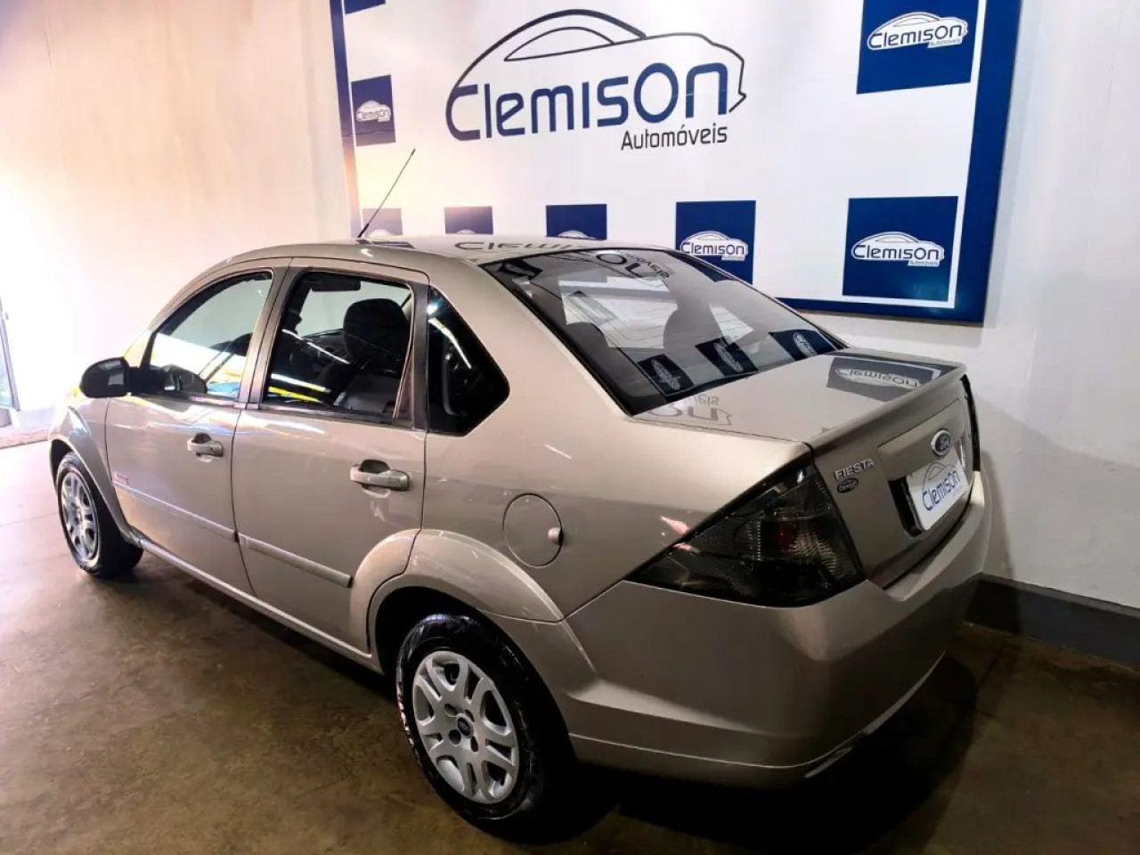 FORD Fiesta Sedan 1.6 16V 4P SE FLEX