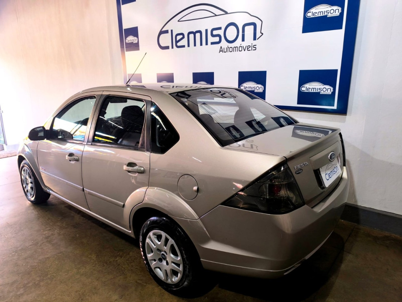 FORD Fiesta Sedan 1.6 16V 4P SE FLEX
