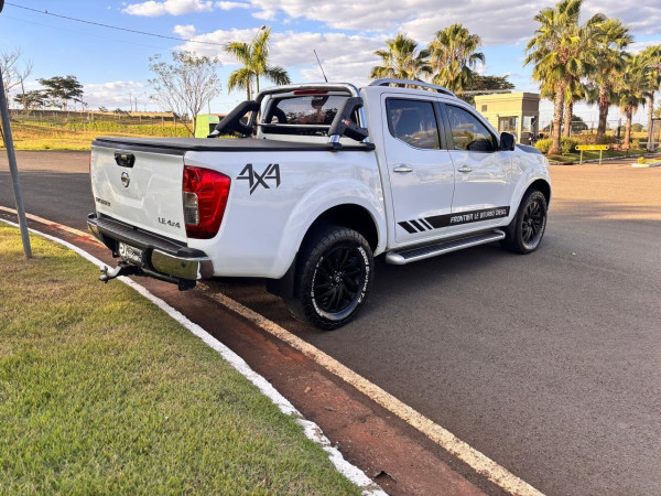 NISSAN Frontier 2.3 16V LE 4X4 CABINE DUPLA BI-TURBO DIESEL AUTOMÁTICO