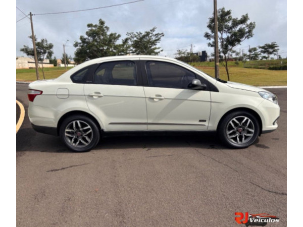 FIAT Siena 1.6 16V 4P ESSENCE FLEX