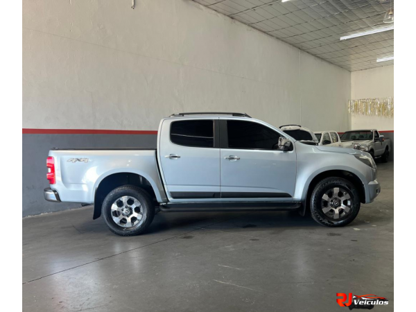 CHEVROLET S10 2.8 16V LTZ CABINE DUPLA 4X4 TURBO DIESEL AUTOMÁTICO