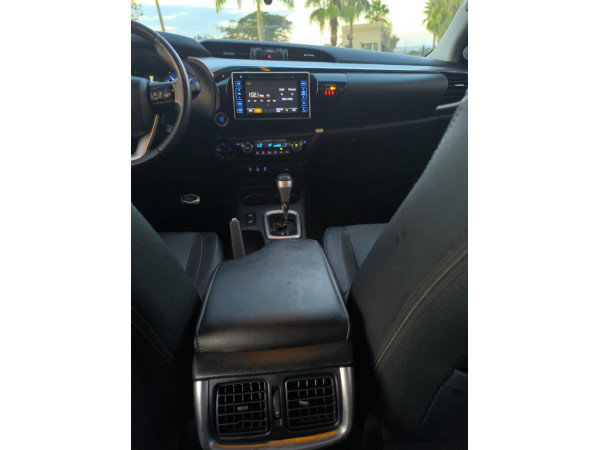 TOYOTA Hilux Caminhonete 2.8 16V SRX 4X4 TURBO DIESEL CABINE DUPLA AUTOMÁTICO