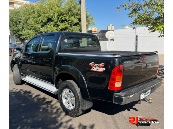 TOYOTA Hilux Caminhonete 2.7 16V 4P SRV CABINE DUPLA