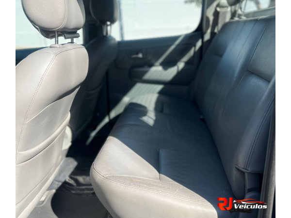 TOYOTA Hilux Caminhonete 2.7 16V 4P SRV CABINE DUPLA