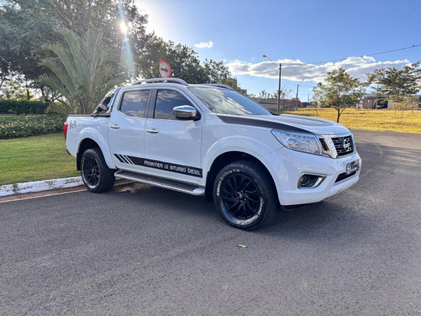 NISSAN Frontier 2.3 16V LE 4X4 CABINE DUPLA BI-TURBO DIESEL AUTOMÁTICO