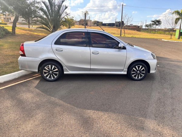 TOYOTA Etios Sedan 1.5 16V 4P FLEX XLS AUTOMÁTICO