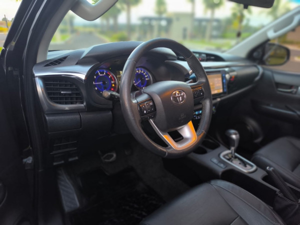 TOYOTA Hilux Caminhonete 2.8 16V SRX 4X4 TURBO DIESEL CABINE DUPLA AUTOMÁTICO