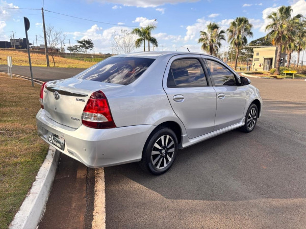 TOYOTA Etios Sedan 1.5 16V 4P FLEX XLS AUTOMÁTICO