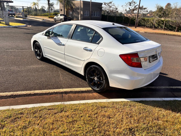 HONDA Civic 1.8 16V 4P FLEX EXS AUTOMÁTICO