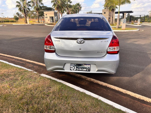TOYOTA Etios Sedan 1.5 16V 4P FLEX XLS AUTOMÁTICO