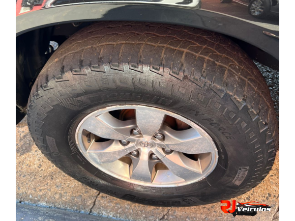 TOYOTA Hilux Caminhonete 2.7 16V 4P SRV CABINE DUPLA