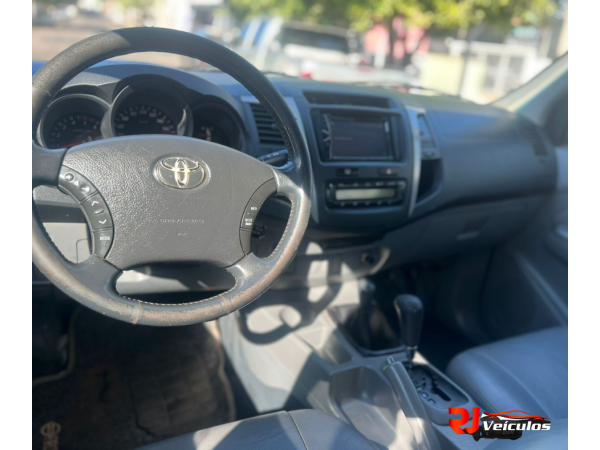 TOYOTA Hilux Caminhonete 2.7 16V 4P SRV CABINE DUPLA
