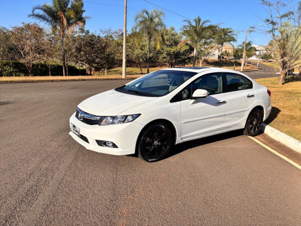 HONDA Civic 1.8 16V 4P FLEX EXS AUTOMÁTICO