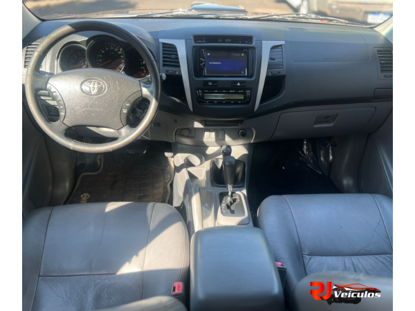 TOYOTA Hilux Caminhonete 2.7 16V 4P SRV CABINE DUPLA
