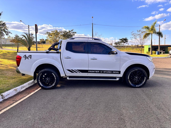 NISSAN Frontier 2.3 16V LE 4X4 CABINE DUPLA BI-TURBO DIESEL AUTOMÁTICO
