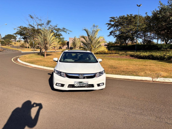 Civic 1.8 16V 4P FLEX EXS AUTOMÁTICO