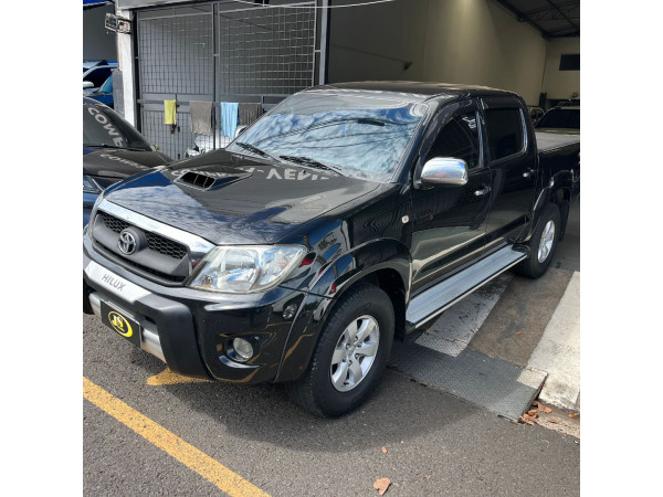 TOYOTA Hilux Caminhonete 3.0 4P SRV DIESEL CABINE DUPLA