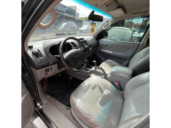 TOYOTA Hilux Caminhonete 3.0 4P SRV DIESEL CABINE DUPLA