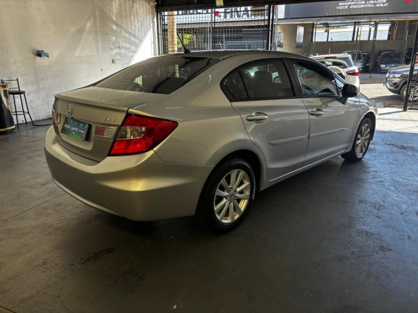 HONDA Civic 1.8 16V 4P LXS