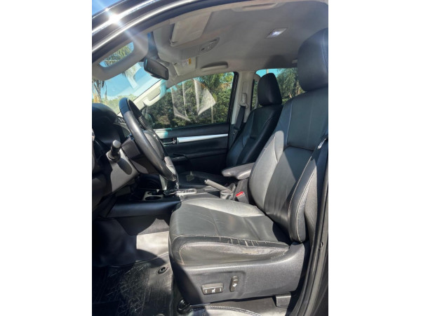 TOYOTA Hilux Caminhonete 3.0 4P 4X4 SRV TURBO DIESEL CABINE DUPLA AUTOMÁTICO