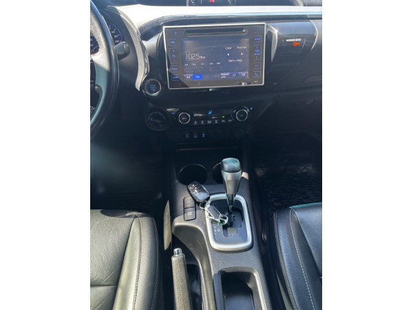 TOYOTA Hilux Caminhonete 3.0 4P 4X4 SRV TURBO DIESEL CABINE DUPLA AUTOMÁTICO