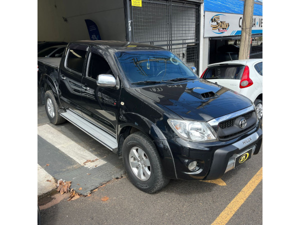 TOYOTA Hilux Caminhonete 3.0 4P SRV DIESEL CABINE DUPLA