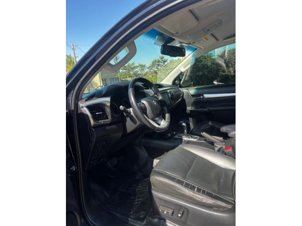 TOYOTA Hilux Caminhonete 3.0 4P 4X4 SRV TURBO DIESEL CABINE DUPLA AUTOMÁTICO