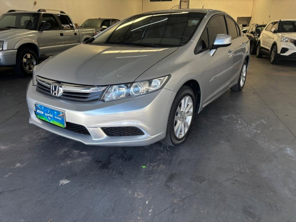 HONDA Civic 1.8 16V 4P LXS